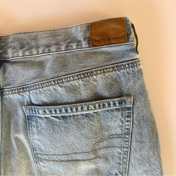 American Eagle | Ripped Mom Jean Distressed Size 12 Regular - Picture 12 of 14